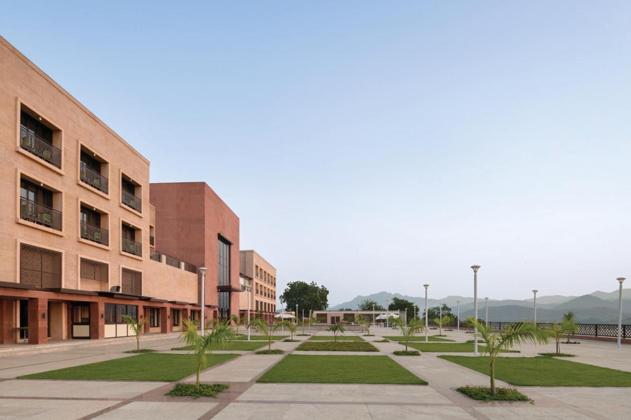 Ramada Encore By Wyndham Statue Of Unity Kevadia Экстерьер фото